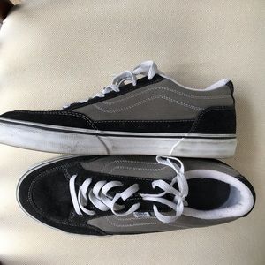 Men’s gray and black canvas vans